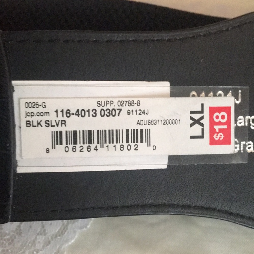 jcpenney stretch belt 91124J blk slvr NWT- $18